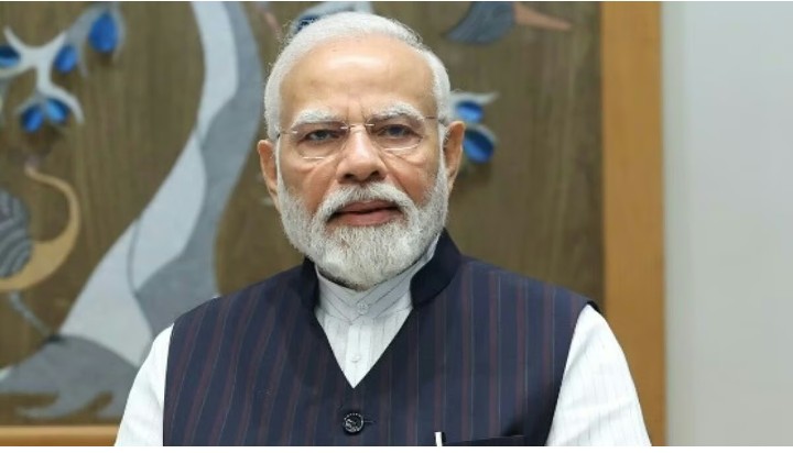 पीएम मोदी से मिले शुभम के माता-पिता तो हो गए इमोशनल प्रधानमंत्री को देखते ही रो पड़े