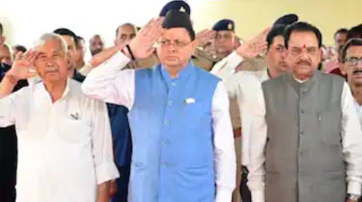 खटीमा कांड शहीदों को CM पुष्कर सिंह धामी ने किया नमन पुष्प चक्र अर्पित कर किया याद