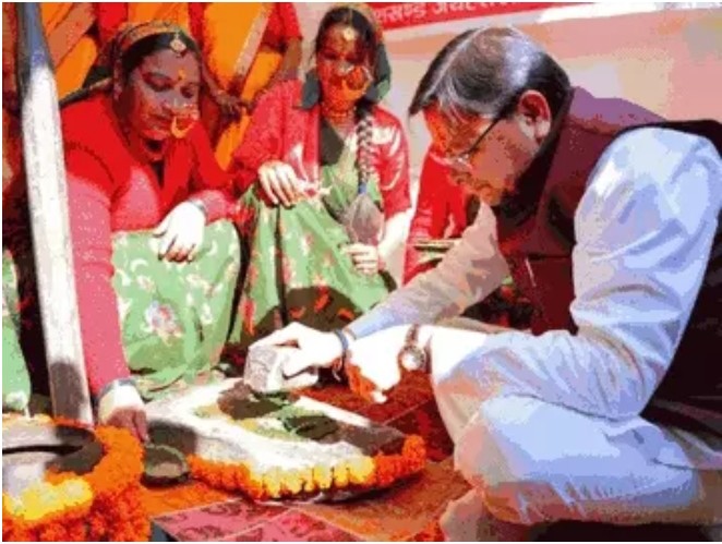 पौड़ी रिखणीख़ाल में पहुंचे मुख्यमंत्री पुष्कर सिंह धामी शाहिद स्मरण समारोह में शहीदों को किया याद